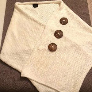 Pure Hand Knit White Cotton Summer Wrap Scarf Coconut Buttons